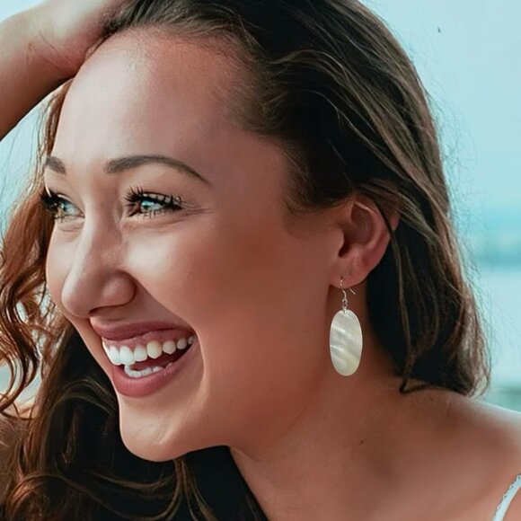White Mother of Pearl Sea Shell Earrings - Elegant Beach Dangle Jewelry for Wome - Picture 4 of 7